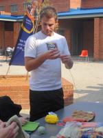 Duislig en Mez'o Help met Brei projek